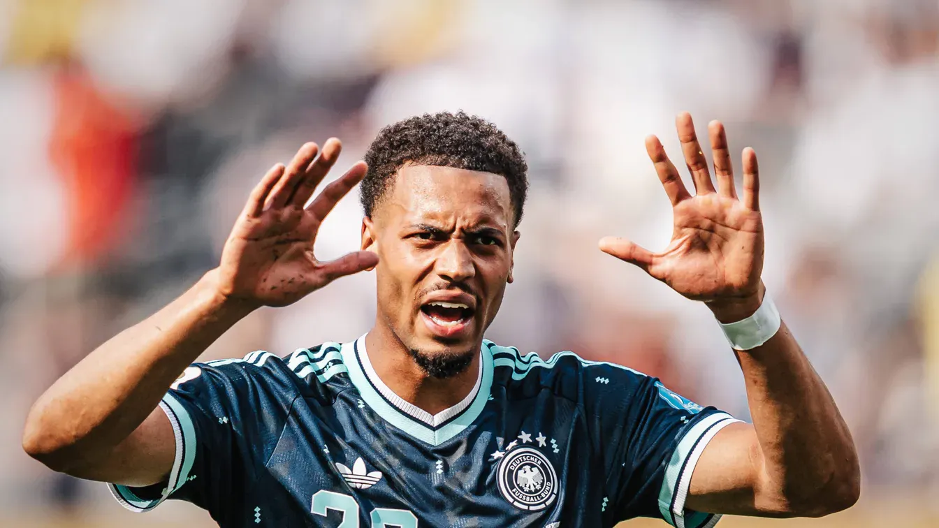 Lukas Nmecha i Leeds utknęli w rozmowach. Napastnik chce regularniej grać