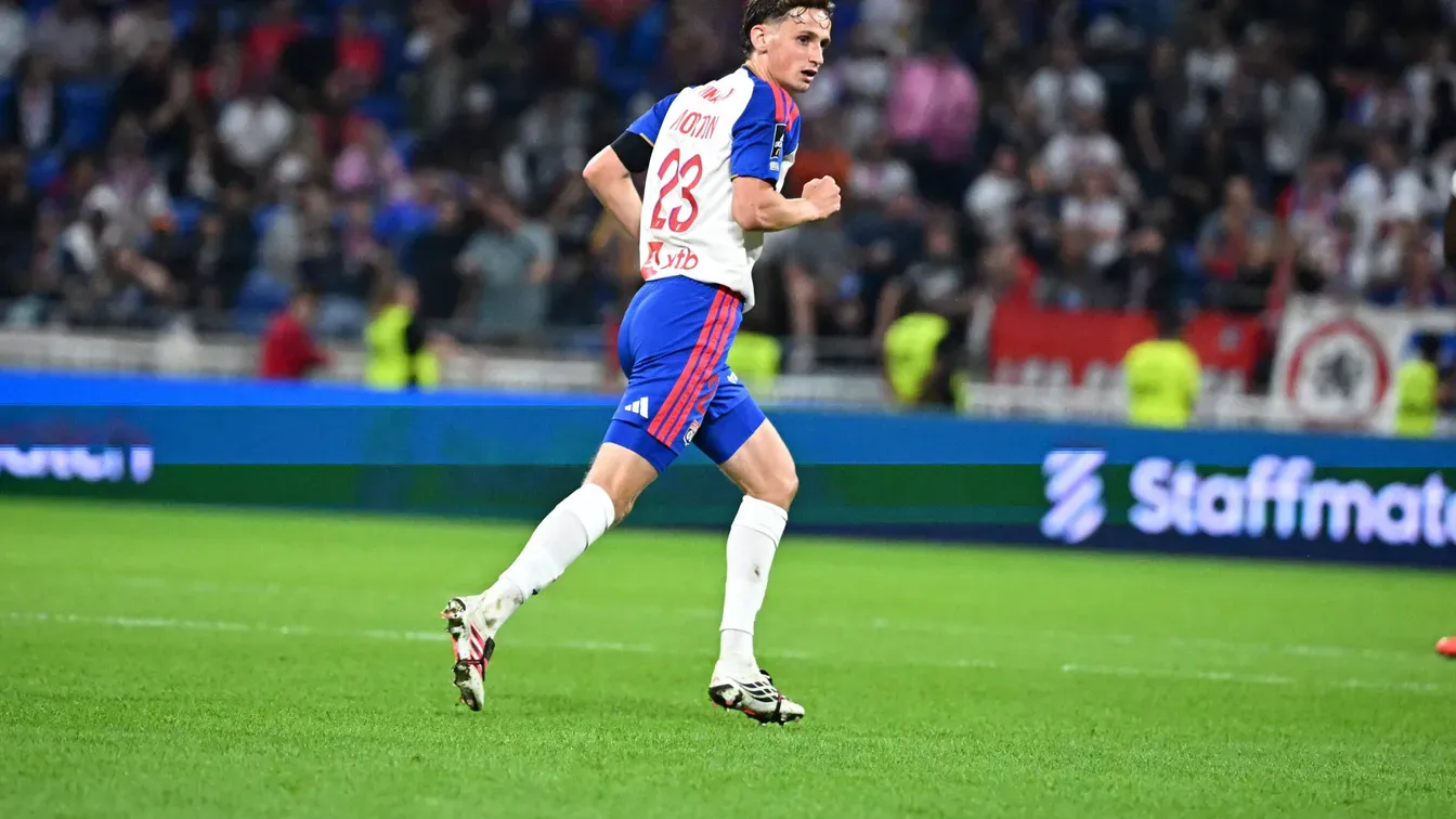 Lyon nie chce oddać Mortona. Liverpool może poczekać do lata