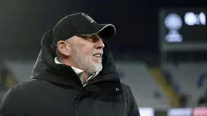 Łzy i wielkie emocje w Ligue 1. Brest oddał hołd zmarłemu trenerowi w meczu z PSG