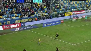 Mamy wyrównanie w Gdyni! Michał Marcjanik strzelał na raty, ale ostatecznie piłka wylądowała w siatce! Transmisja: