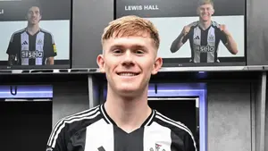 Manchester United obejdzie się smakiem. Newcastle podjęło stanowczą decyzję w sprawie obrońcy