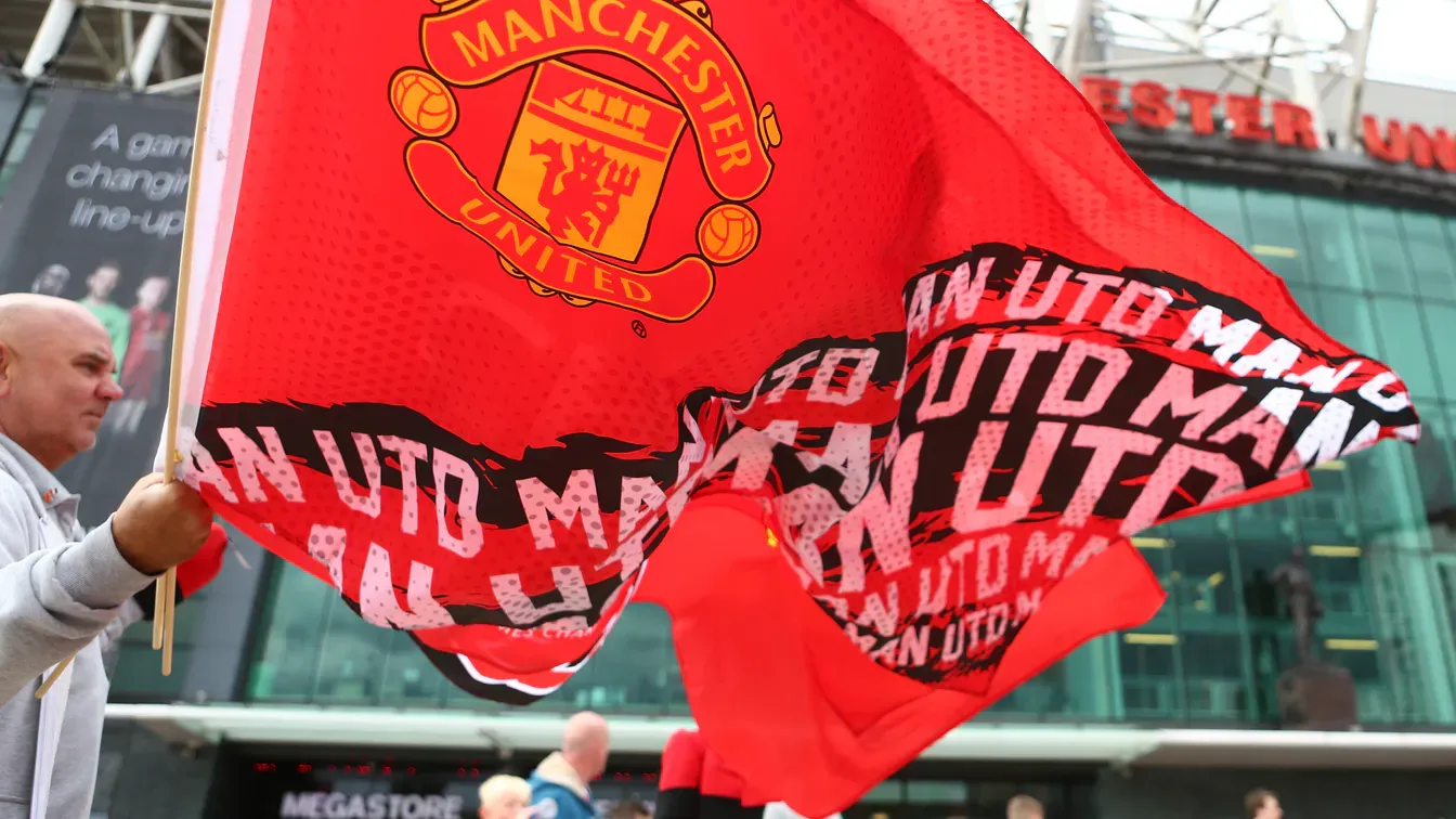Manchester United odłoży transfer napastnika. Priorytetem jest lewa obrona