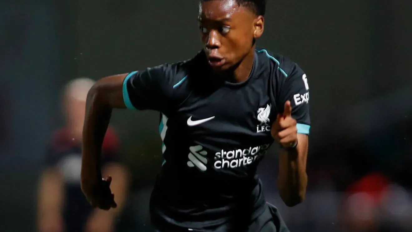 Manchester United pozyskał Isaaca Konde z Liverpoolu i szykuje oficjalne ogłoszenie