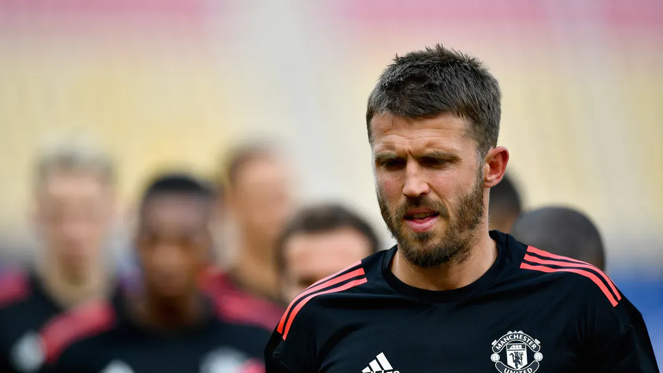Manchester United rezygnuje z transferu w styczniu? Michael Carrick podjął ryzykowną decyzję