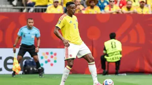 Manchester United szykuje 25 milionów euro. Walka o obrońcę nabiera tempa