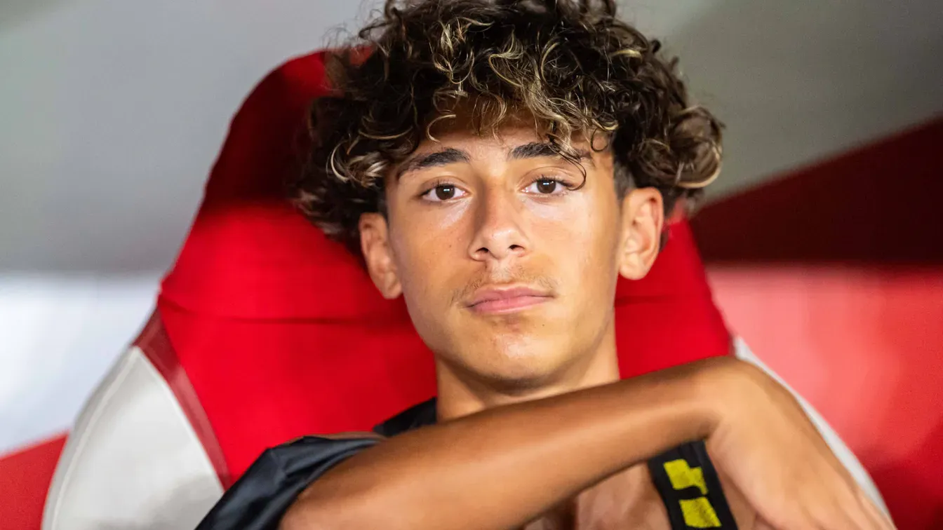 Manchester United walczy o talent z Lens. Mezian Mesloub na celowniku gigantów