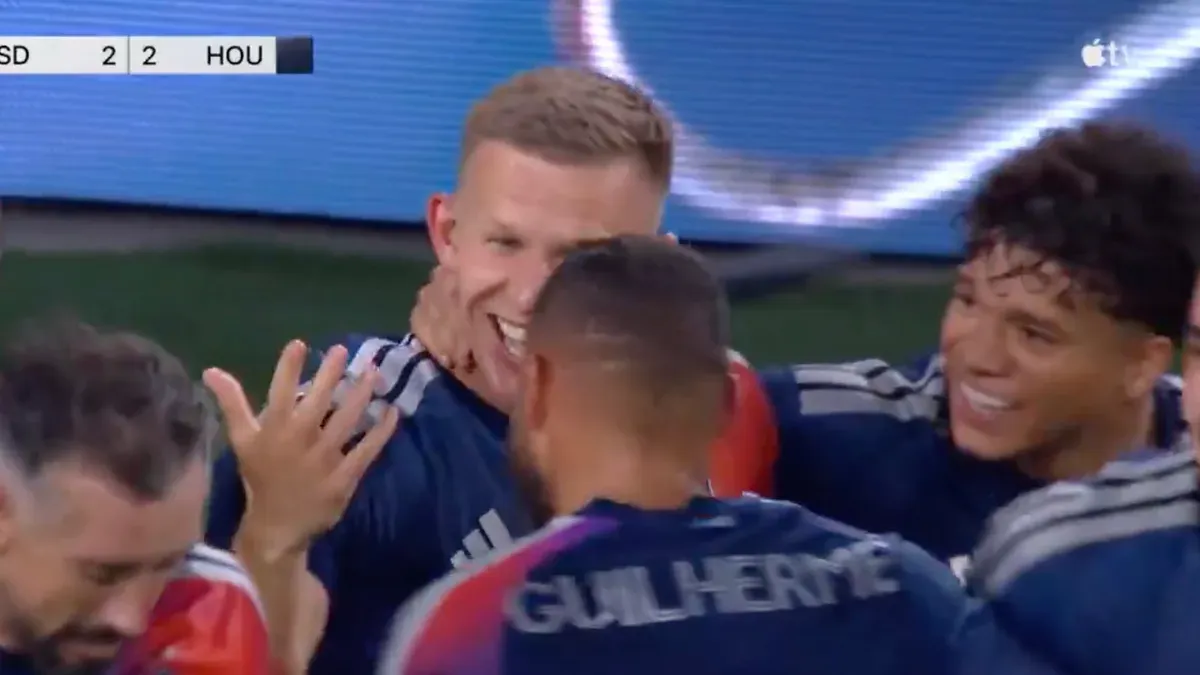 Mateusz Bogusz zachwycił w MLS. Co za gol Polaka! [WIDEO]