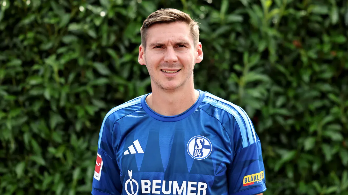 Maximilian Wöber znów kontuzjowany. Schalke straciło obrońcę na dłużej