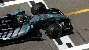 Mercedes deklasuje rywali w Bahrajnie. Russell i Hamilton dyktują tempo