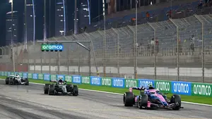 Mercedes idzie pod prąd. Russell i Antonelli ujawniają, co wydarzy się w Melbourne