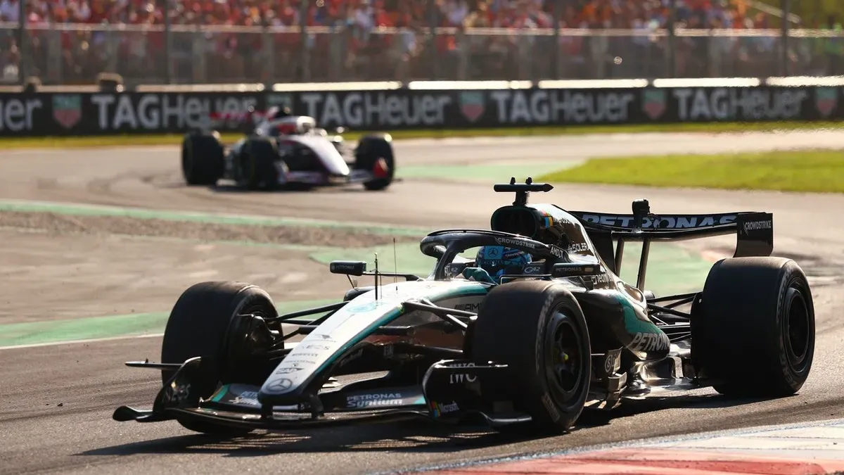 Mercedes rozdzielił kierowców na Monzy. Russell nie kryje irytacji po decyzji zespołu