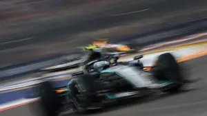 Mercedes wyjaśnił, dlaczego poprawki W17 utrudniły jazdę