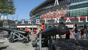 Mikel Arteta podjął radykalną decyzję. Arsenal pozbędzie się niewypału i uderzy w rywala z Londynu