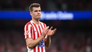 Milan zmienia priorytety. Na celowniku napastnik z Madrytu, a Lewandowski i Vlahović coraz dalej