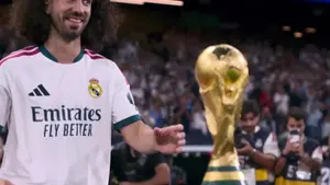 Mistrz Świata - Marc Cucurella został wczoraj uhonorowany przed rozpoczęciem spotkania na Bernabéu! Dołączył do niego Mi