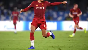 Mourinho rozważa transfer van Dijka. Real Madryt i Milan obserwują kapitana Liverpoolu