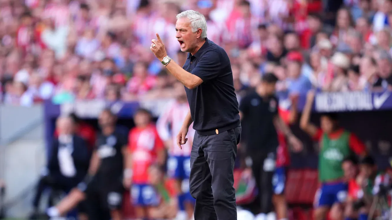 Mourinho stanął w obronie Huijsena. „Zrobiliście z niego przestępcę”