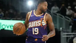 Nagła decyzja w Phoenix Suns. Skreślili zawodnika, na którego czekali miesiącami