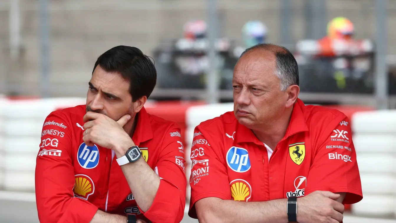 Nagłe oświadczenie Ferrari w Monako. Fred Vasseur znika z padoku w kluczowym momencie