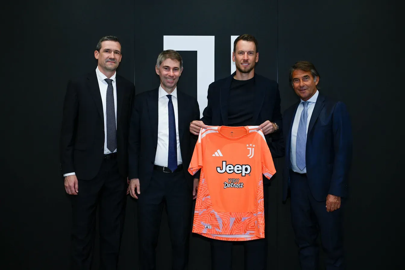 Neto wraca do Juventusu i podpisał roczny kontrakt jako następca Kamila Grabary