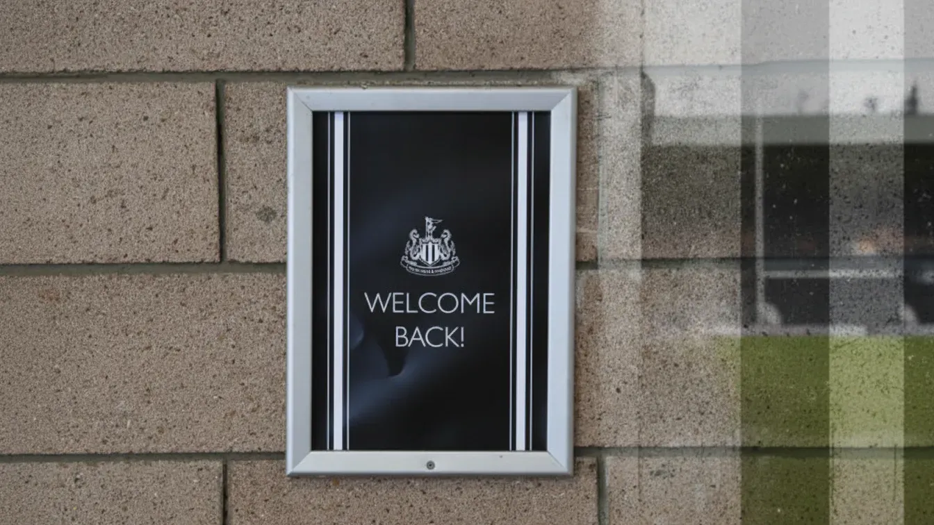 Newcastle chce wzmocnić środek obrony. Tomori na liście celów