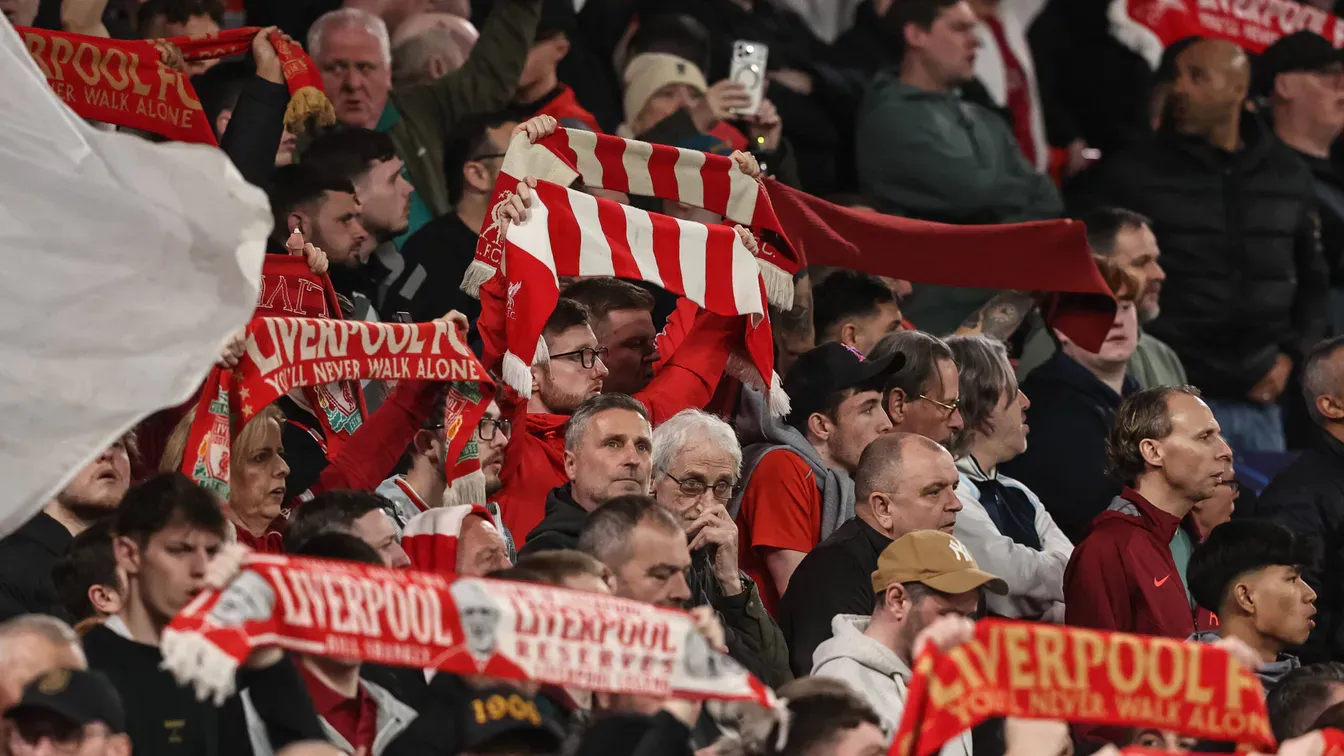Ngumoha nie zamierza odchodzić do Arsenalu. Liverpool stawia na nastolatka