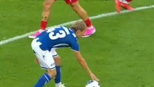 Niegroźny wolny w środku pola okazał się zabójczy dla Thun. Piłka jak po sznurku trafiła do Allahyara Sayyadmanesha, któ