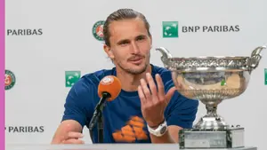 Niemiec przerwał klątwę w Paryżu. Dramatyczne wyznanie po finale: „Byłem już trochę pijany”