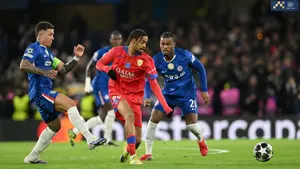 Niepokojące sceny w Londynie. Gwiazdor PSG opuścił stadion w bucie ortopedycznym