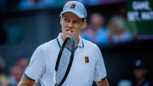 Niepokojące słowa o Janniku Sinnerze. Kim Clijsters ujawnia, co może dziać się za kulisami
