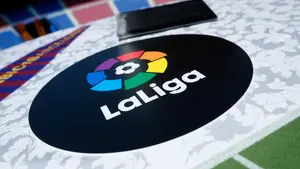 Niesamowity gol z własnej połowy w La Liga! Real Madryt goni lidera, a Barcelona odpowiada