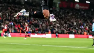 Niesamowity wyczyn nastolatka w Premier League. Junior Kroupi pobił rekord sprzed 26 lat