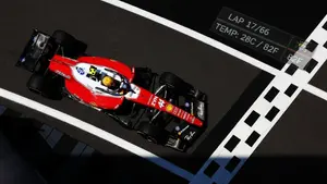 Niewiarygodny finisz na Silverstone. Hamilton uciszył następcę o tysięczne sekundy