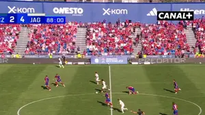 Nokaut! Youssuf sylla trafia na 5:2! Piękny gol z dystansu! Transmisja: