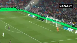 O matko. Co też wymyślił Wojciech Szczęsny?! Fatalna pomyłka polskiego bramkarza, który zastąpił w przerwie