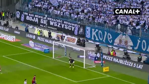 Obrona Częstochowian przełamana! Leo Bengtsson na 1:0 dla Lecha!