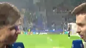 Od kilku dobrych miesięcy gra już w Portugalii dla FC Porto, ale o Jagiellonii nie zapomina! Oskar