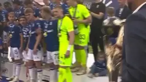 Odebrali co do nich należy. złote medale na szyjach i trofeum za mistrzostwo Polski! Lech świętuje, Poznań się bawi!