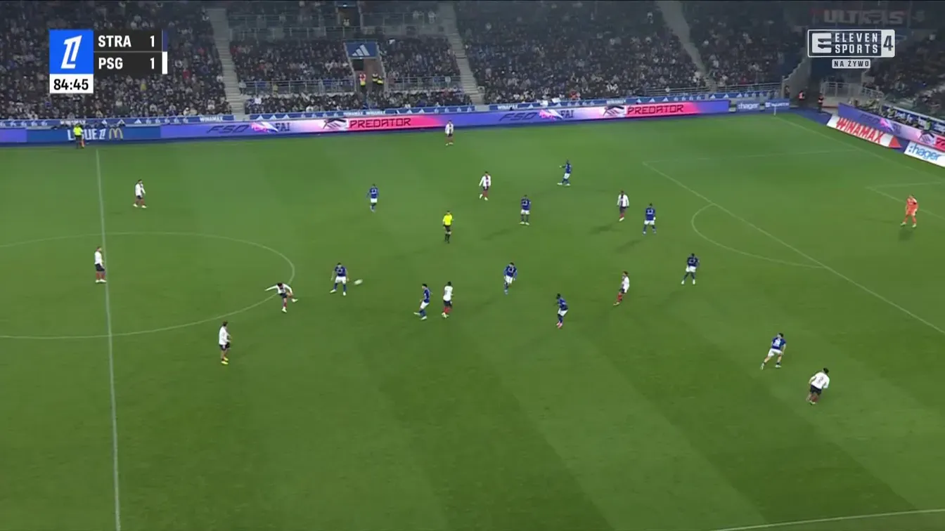 Odkupiciel ousmane dembele. Przy stanie 1:0 dla gospodarzy zmarnował rzut karny, ale ostatecznie trafia do