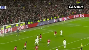 Okafor z dubletem! Leeds demoluje Old Trafford