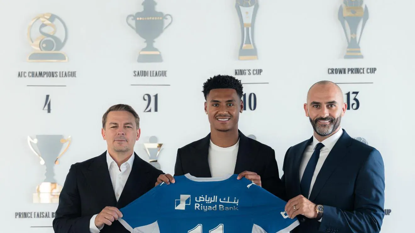 Ollie Watkins podpisał trzyletnią umowę po odejściu z Aston Villi za kwotę 51 milionów funtów