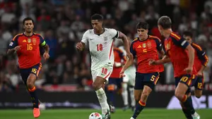 Olmo zaczepił Bellinghama po wygranej Hiszpanii. Wymowne zdjęcie z Wembley