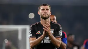 Olympique Lyon chce się go pozbyć. Dwa kluby z Premier League walczą o pomocnika