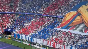 OPRAWA KIBICÓW PSG Oglądaj online mecz PSG vs Arsenal