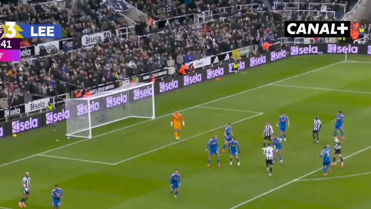Ostatnie ligowe starcie Newcastle z Leeds to było prawdziwe MECZYCHO! 4:3 i zwycięski gol w 102. minucie