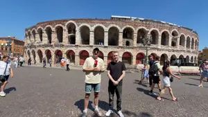 Panowie, my liczyliśmy, że będzie nagranie spod balkonu Julii. W każdym razie dziś w Weronie AS Roma walczy o miejsce w 