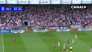 Patryk Makuch trafia przeciwko swojej byłej drużynie! Świetny strzał zza pola karnego napastnika Rakowa! Oglądaj: