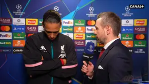 Po meczu Liverpoolu z Galatasaray z Virgilem van Dijkiem rozmawiał @Marciniak_k Oglądaj Magazyn Skrótów Ligi Mistrzów UE
