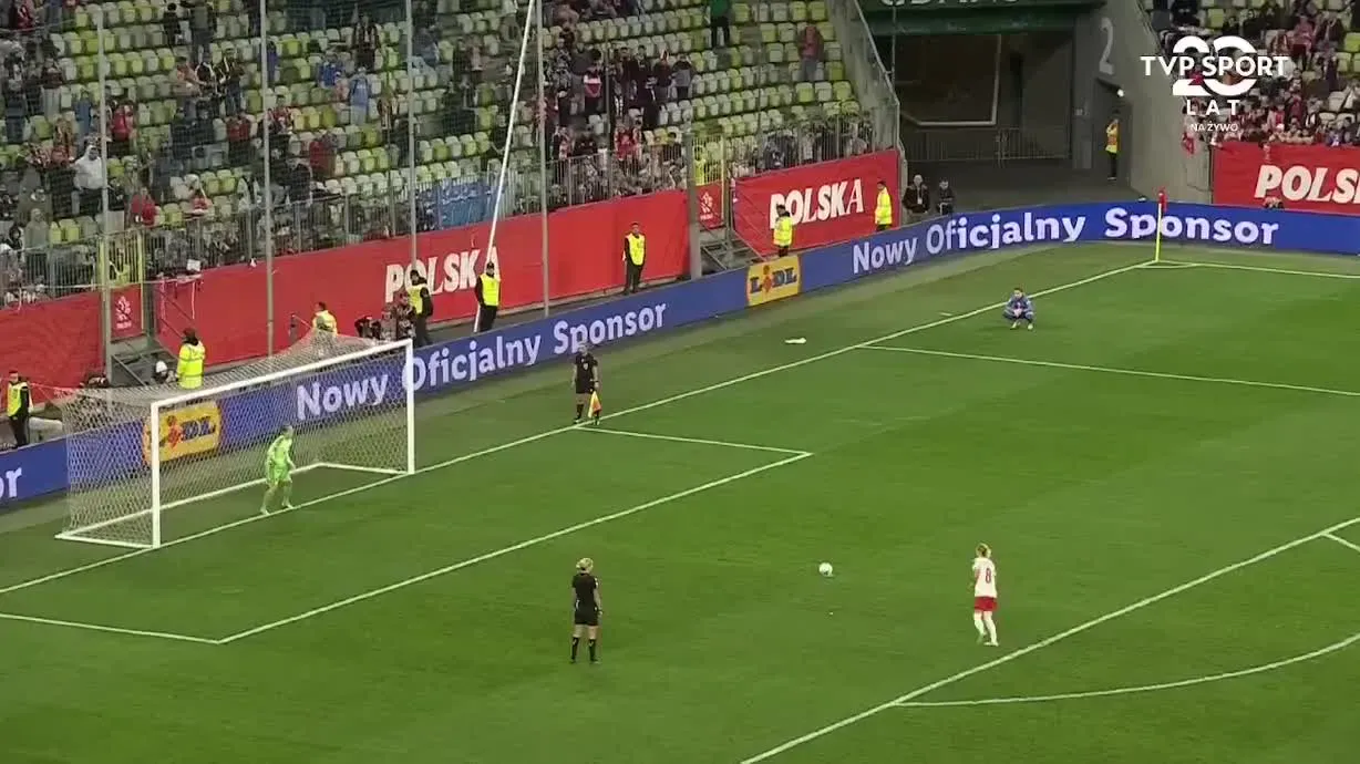 POLSKA GUROM, karne 4-3 dla Polek Polska K 3 - 2 Belgia K, w dwumeczu 3-3 (rewanżowy mecz półfinału baraży do MŚ) Polki