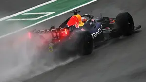 Potężna moc i brak hamulców. Nowe bolidy F1 mogą stać się pułapką na mokrym torze